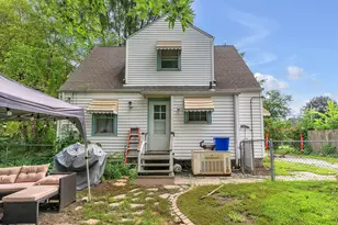 1206 Sycamore St, Crown Point, IN 46307 - Photo 3