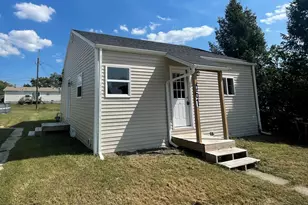 561 Grayton Rd, Kingsford Heights, IN 46346 - Photo 3