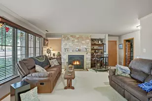 1523 Maple Pl, Schererville, IN 46375 - Photo 3