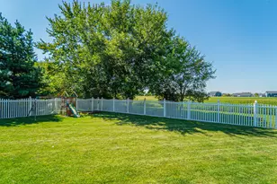 611 Iowa Dr, Lowell, IN 46356 - Photo 9