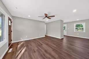 2816 W 38th Pl, Hobart, IN 46342 - Photo 7