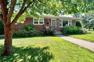 401 S 15th St, Chesterton, IN 46304 - Photo 1