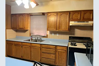 1752 Hayes Street, Gary, IN 46404 - Photo 7