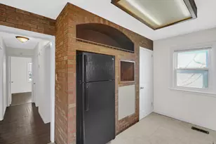 6723 Baring Ave, Hammond, IN 46324 - Photo 9