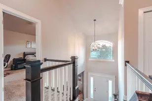 4010 Crown Dr, Valparaiso, IN 46383 - Photo 17