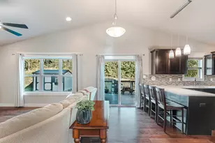 4010 Crown Dr, Valparaiso, IN 46383 - Photo 7