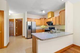 822 Boxwood Dr, Munster, IN 46321 - Photo 7