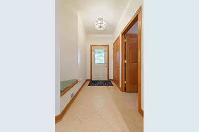 822 Boxwood Drive, Munster, IN 46321 - Photo 5