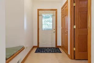 822 Boxwood Dr, Munster, IN 46321 - Photo 5