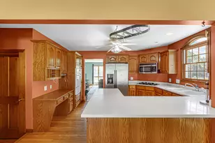 5605 N Campbell St, Valparaiso, IN 46385 - Photo 11