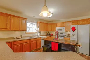 10123 Azalea Dr, Crown Point, IN 46307 - Photo 11