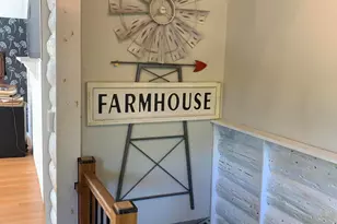 48 E Division Rd, Valparaiso, IN 46383 - Photo 3