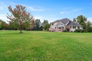 281 Larwick Cir, Valparaiso, IN 46385 - Photo 5