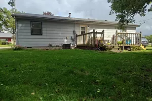 105 W Green St, San Pierre, IN 46374 - Photo 15