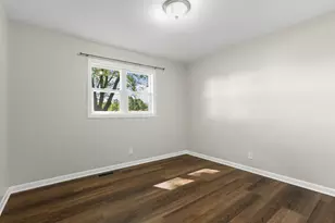 865 W 200 N, La Porte, IN 46350 - Photo 5