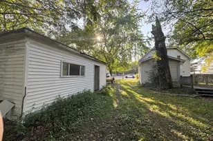 219 S Broad St, Griffith, IN 46319 - Photo 9