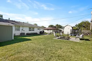 373 W Millport Dr, Valparaiso, IN 46385 - Photo 15