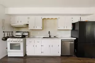 373 W Millport Dr, Valparaiso, IN 46385 - Photo 5