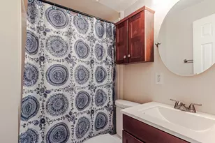 1642 E 31st Pl, Hobart, IN 46342 - Photo 15