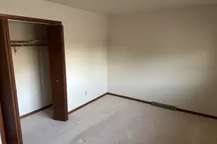 240 Rush Ct, Hobart, IN 46342 - Photo 7