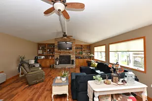 11295 W Lakeshore Dr, Kewanna, IN 46939 - Photo 17