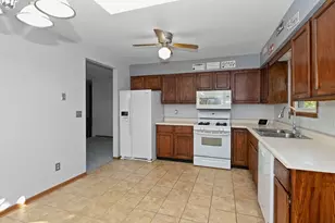 1702 W 100th Ave, Crown Point, IN 46307 - Photo 9