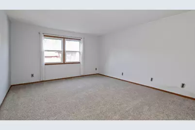 1702 W 100th Avenue, Crown Point, IN 46307 - Photo 7