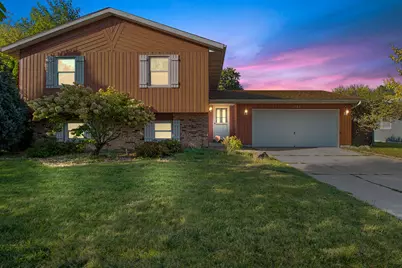 1702 W 100th Avenue, Crown Point, IN 46307 - Photo 1