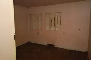 276 S Ivanhoe Road S, Kingsford Heights, IN 46346 - Photo 9