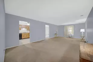 8825 Janeway Ct, Munster, IN 46321 - Photo 13