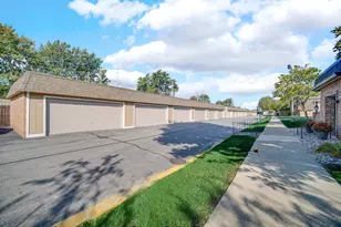 8825 Janeway Ct, Munster, IN 46321 - Photo 7