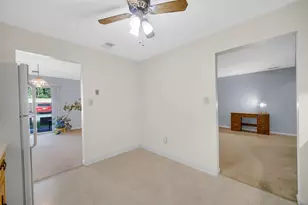 8825 Janeway Ct, Munster, IN 46321 - Photo 11