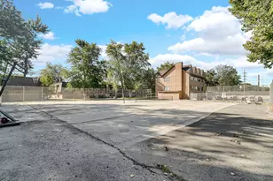 8825 Janeway Ct, Munster, IN 46321 - Photo 25