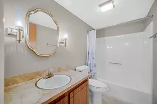 8825 Janeway Ct, Munster, IN 46321 - Photo 19