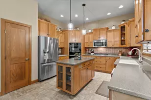 1658 Sunnyslope Dr, Crown Point, IN 46307 - Photo 29