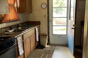 1607 Julie Dr, Schererville, IN 46375 - Photo 5