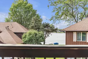 2521 E Lakeshore Dr, Crown Point, IN 46307 - Photo 23