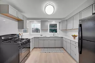 1135 169th St, Hammond, IN 46324 - Photo 5