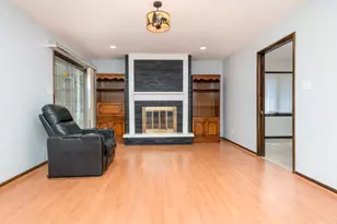 5301 Delaware St, Merrillville, IN 46410 - Photo 11