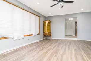 5301 Delaware St, Merrillville, IN 46410 - Photo 3