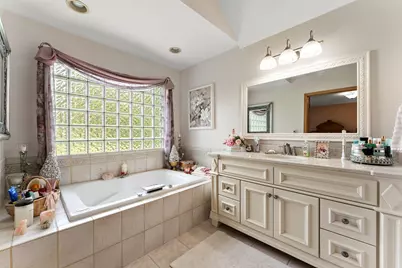 748 N 200 W, Valparaiso, IN 46385 - Photo 13