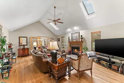 748 N 200 W, Valparaiso, IN 46385 - Photo 3