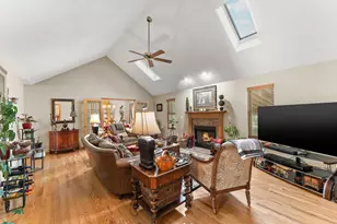 748 N 200 W, Valparaiso, IN 46385 - Photo 3