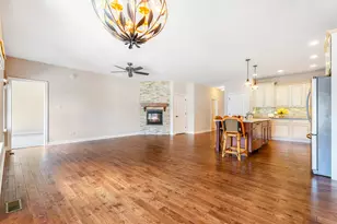 10181 Azalea Dr, Crown Point, IN 46307 - Photo 9