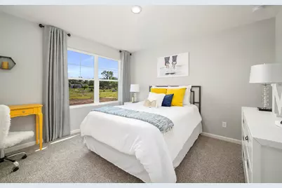 138 Cressmoor Boulevard, Hobart, IN 46342 - Photo 9