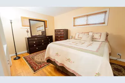 237 Hollywood Avenue, Munster, IN 46321 - Photo 9