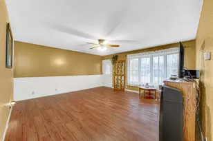 257 Green Acres Dr, Valparaiso, IN 46383 - Photo 3