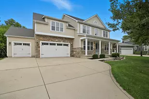 2507 Eisenhower Ave, Valparaiso, IN 46383 - Photo 3