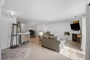 2649 Georgetowne Dr, Highland, IN 46322 - Photo 5