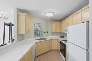 2649 Georgetowne Dr, Highland, IN 46322 - Photo 13